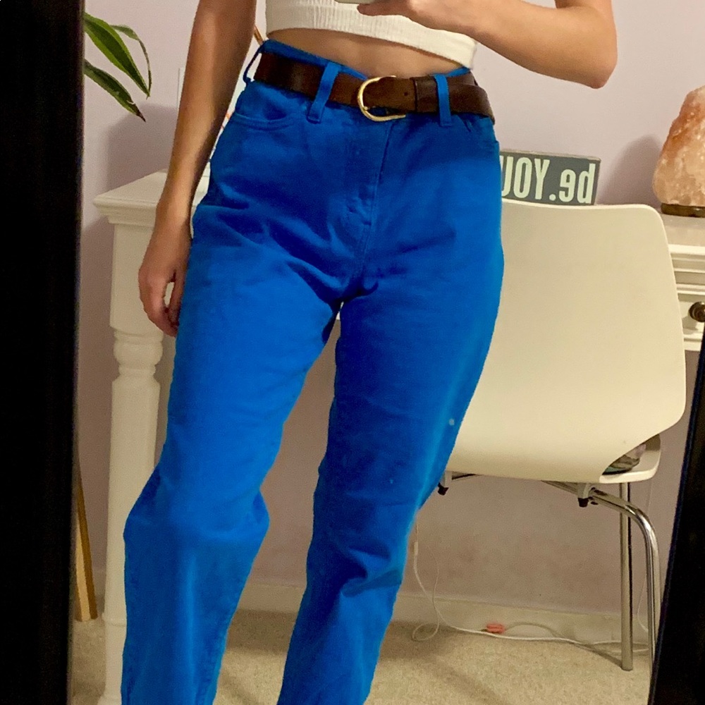 bright blue levi’s jeans